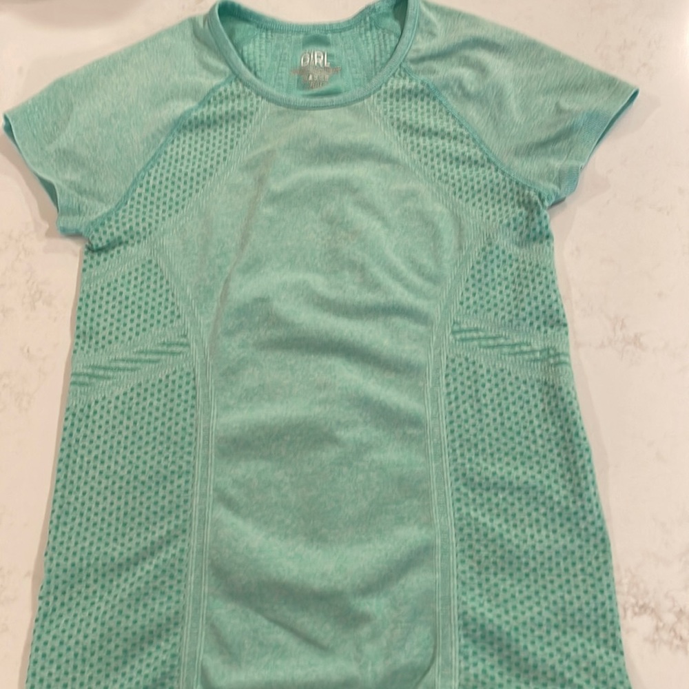 Girls Athleta workout top